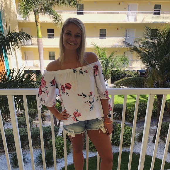 Meet your Posher, Brooke - Picture 1 of 1